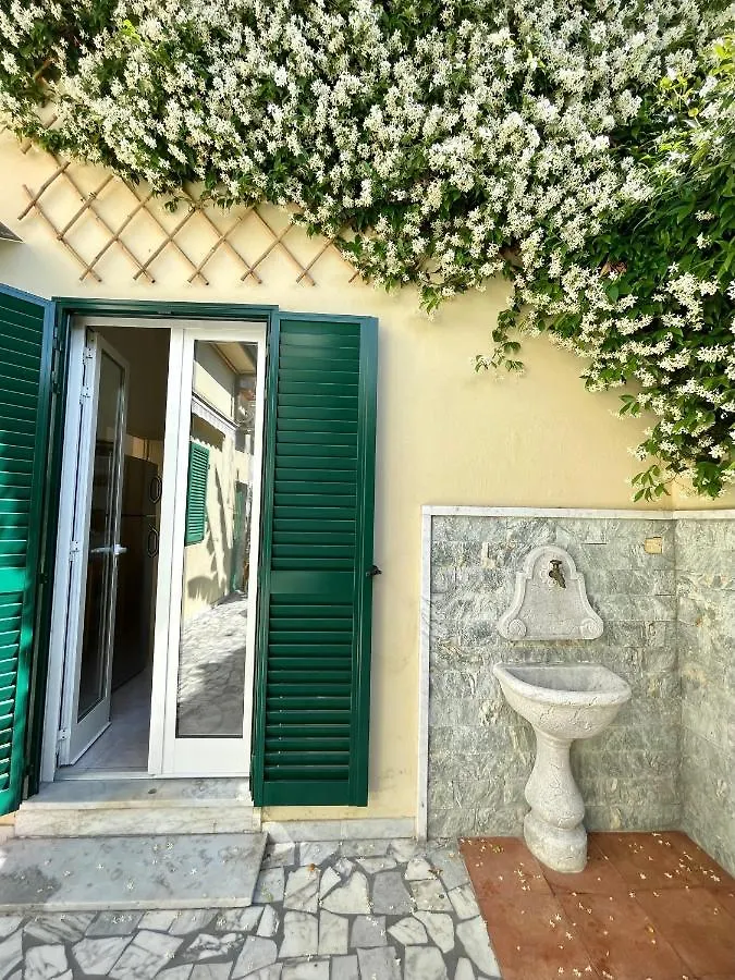 Viareggio Ampia Casa Con Giardino Apartment Italy
